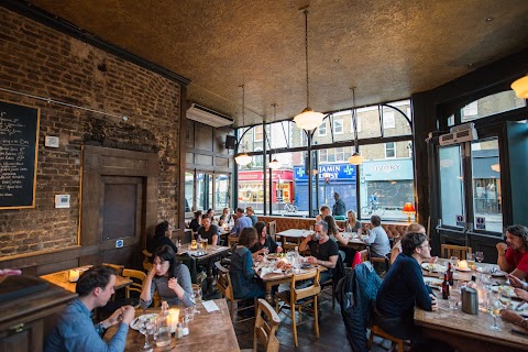 Three Crowns, Stoke Newington