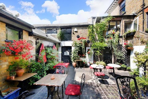 Imperial Arms Pub & Courtyard Bistro