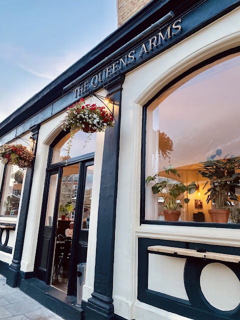 The Queens Arms Pub
