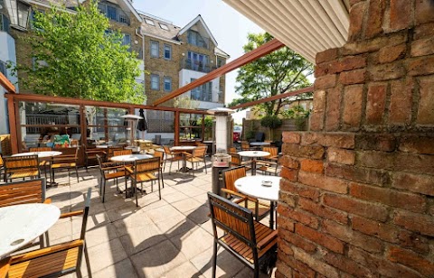 Ye Olde Mitre Barnet