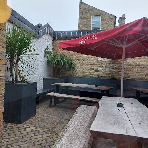 The Effra Hall Tavern